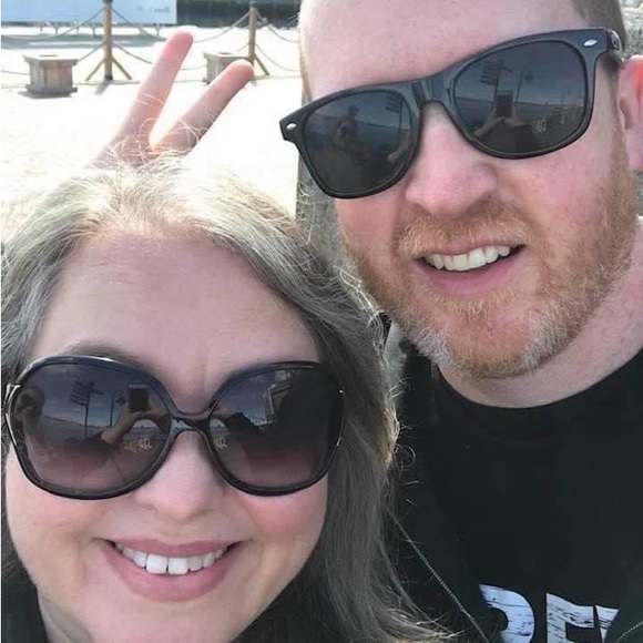 Meet your Posher, Adrian - Picture 1 of 1